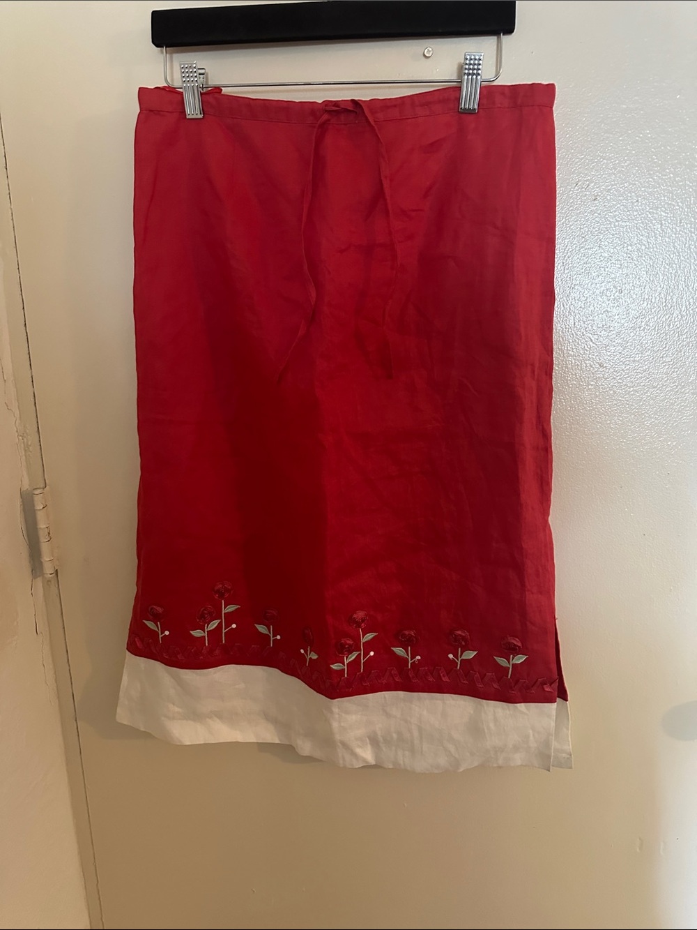 J.M.P Red Linen Lined Pencil Skirt White Hem Floral Embroidery Knee Length